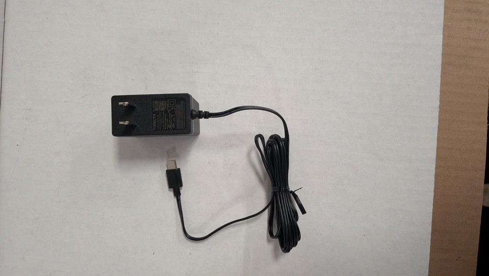 DirecTV AC ADAPTER EPS 21R0-500 1.5A 7.6 W Max 03.A Input : 100-240V 50/60 Hz