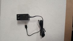DirecTV AC ADAPTER EPS 21R0-500 1.5A 7.6 W Max 03.A Input : 100-240V 50/60 Hz