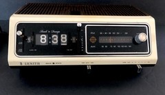 Vintage 1970’s Zenith Model F462W2 Flip Clock AM/FM Radio Alarm Rare Model