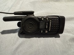 Motorola CLS1110 UHF Two-Way Radio w/ Black Ear-Hook Earpiece PTT/Volume