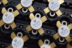 HG(HuaGao) 2 PCS 2SC2879（Match HFE）build by China HG Semiconductor