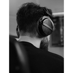 Beyerdynamic DT990 Pro Acoustically Open Headphones 250 Ohms