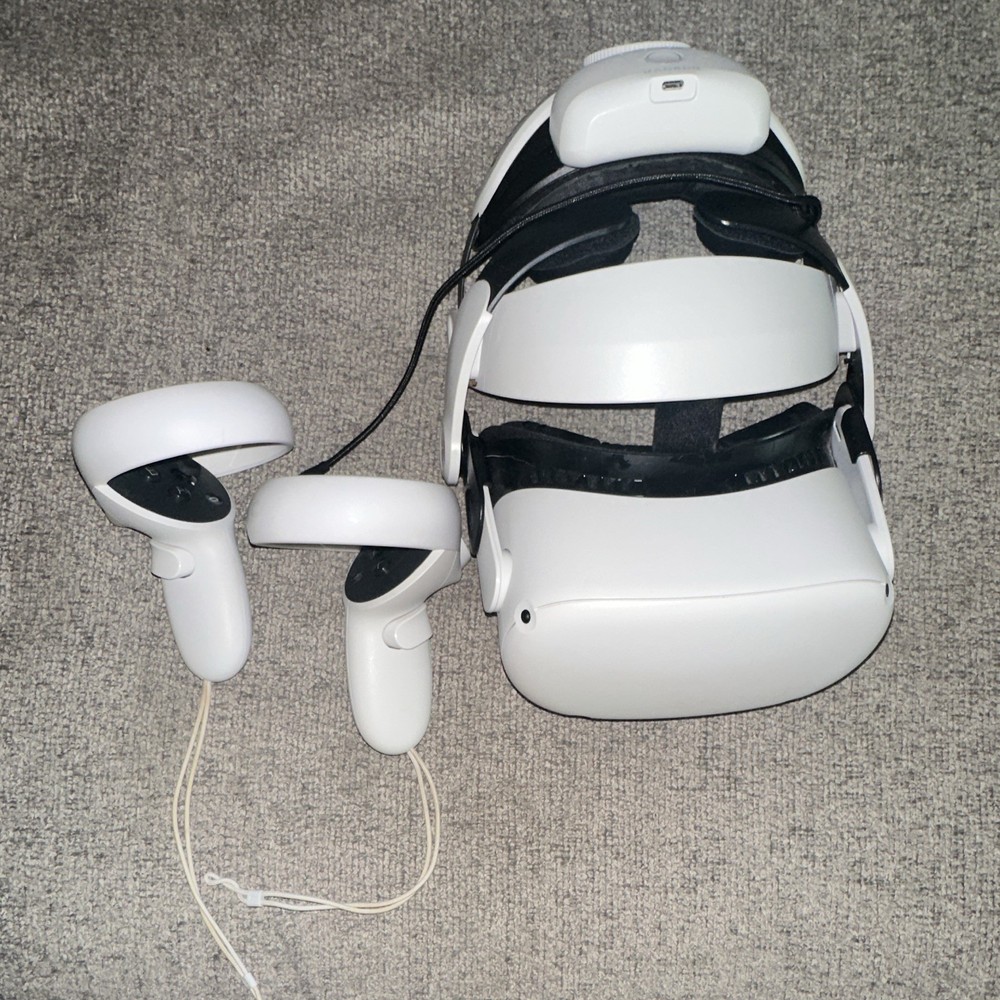 Meta Quest 2 VR Headset w/ 2 Controllers, USB-C, White/Black Comes w/ Portable