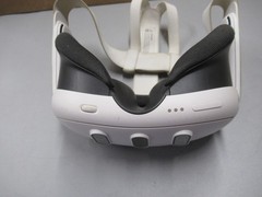 Meta Oculus Quest 3 – 128GB Set – w/ Controllers – Good Condition –
