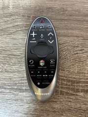 Samsung 65″ Slim 3D Smart TV Bundle | UN65F7100 | 4 New 3D Glasses | Rare Find