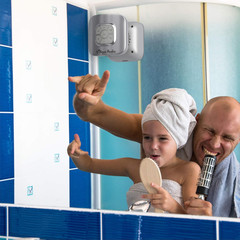 Shower Speaker Bluetooth Waterproof with Suction Cup – 10 Hours Playtime/Built-I