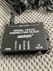 Xantech 789-44 Connecting Block w/ Power Supply and 3 Emitters