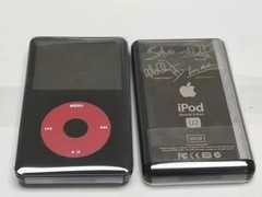 New Apple iPod Classic Vdieo 5th Generation U2 Special Edition Black/Red (30 GB)