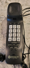 Southwestern Bell Freedom Phone Wall Mountable Desk Telephone Black FM4000 Works