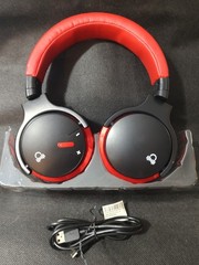 E7 ACTIVE NOISE CANCELLING HEADPHONES WITH BLUETOOTH AND BUILT-IN MICROPHONE.