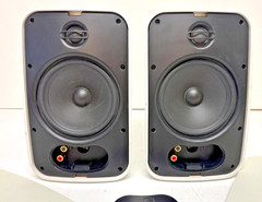 (2) Sonance Mariner 64 2-Way Outdoor/Weather Resistant Speakers White GREAT
