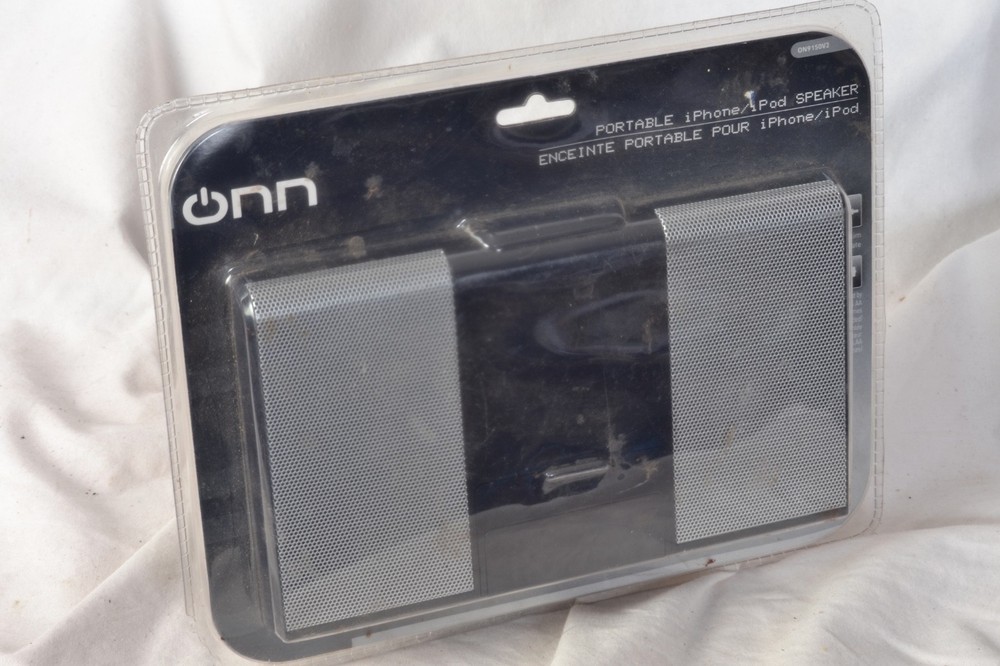 NEW – ONN ON9150V2 Portable Speaker AC or battery powered made for iPhone iPod