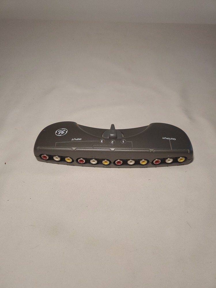 GE 3-Device Audio/Video AV Switch Component Video Stereo Audio Game 3 in 1 out