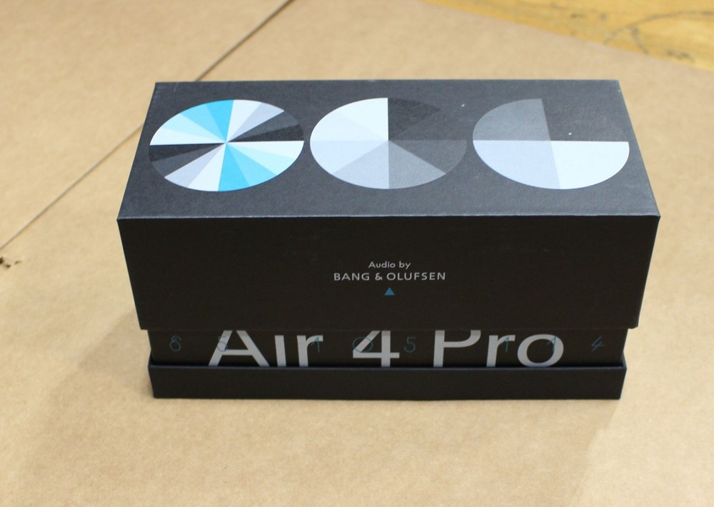 RayNeo Air 4 Pro AR Glasses NIB