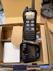 Icom IC-M72 VHF Marine Handheld Transceiver 6W Submersible w/ Charger