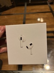 🎵Apple 3rd Generation with MagSafe Charging Case White Earbud Bluetooth🎵