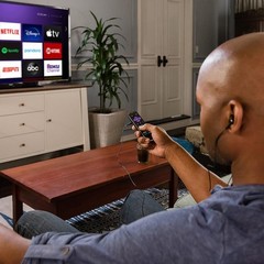Roku Voice Remote Pro – Rechargeable Voice Remote with Headphone Jack and Finder