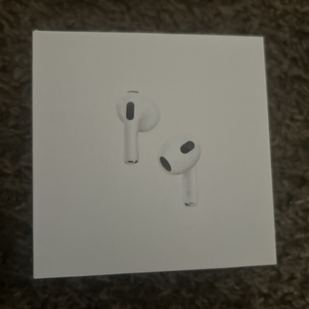 Apple AirPods (3rd Generation) with MagSafe Charging Case – New Sealed