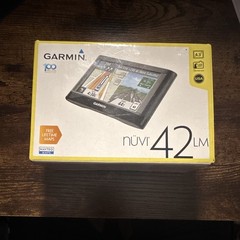 Garmin GPS Touch Screen nüvi 42LM Automotive Mountable