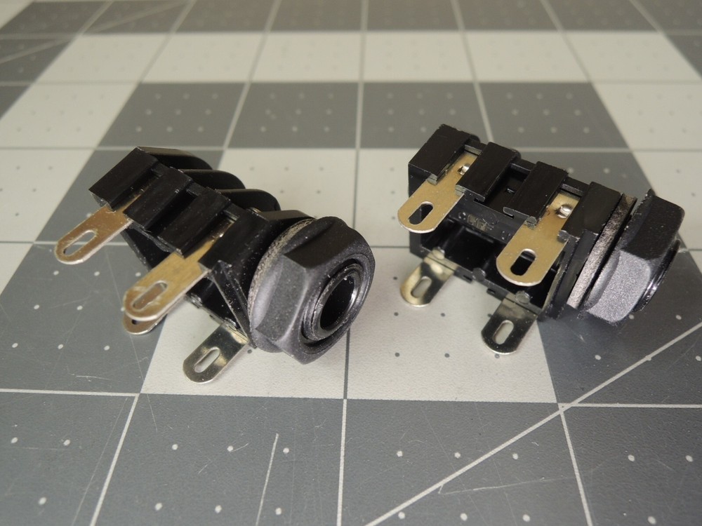Two New Original Style ‘Cliff’ 1/4″ Input jacks for Vox AC-15 & AC-30 Amplifiers