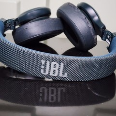 JBL Live 500BT Over-the-Ear Wireless Bluetooth Headphones Dark Green Needs Pads