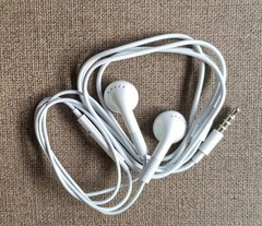 2X Authentic Apple iPod iPhone Earphones Headphones Earbuds+Remote Control+Mic