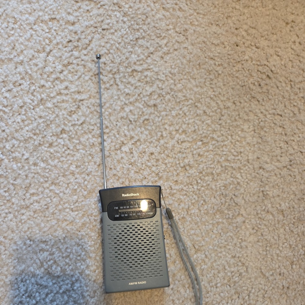 RadioShack AM/FM Pocket Radio 1200586 Vintage Tested Working