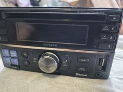 Alpine CDE-W235BT Double Din Bluetooth CD Player Aux Usb *No Touchscreen*