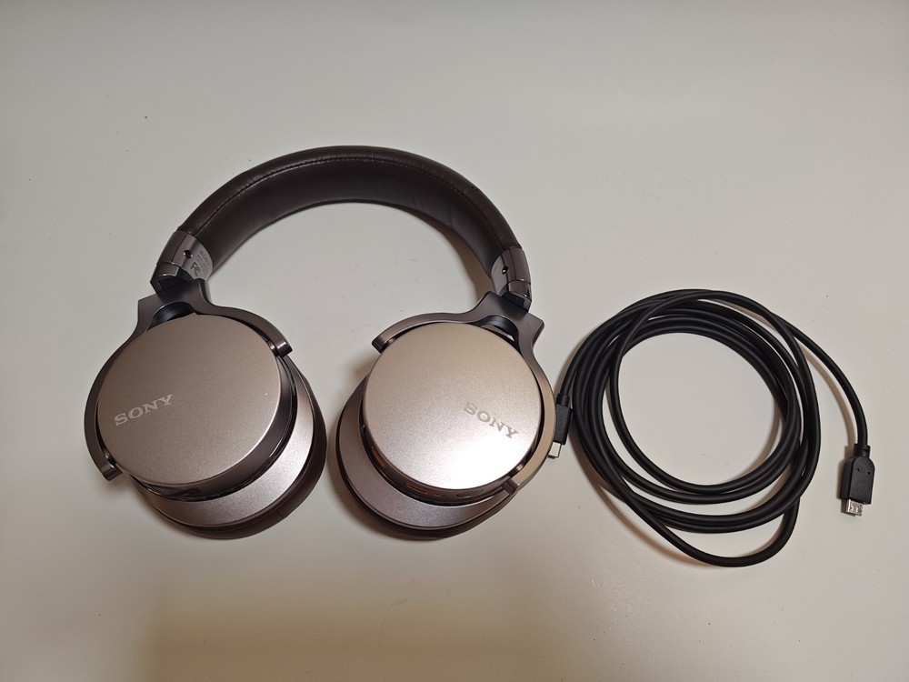 Sony MDR-1ADAC Built-in DAC/Amp Headphones – Clean&Tested – Complete with Cable