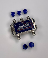 Cabletronix 4-Way Ctlbd-4 Splitter 5-2300 Mhz One Port Power Passing – 5 Pack
