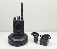 Motorola MagOne BPR40 UHF 16 Channels 450-470 Mhz