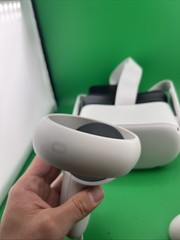Oculus Quest 2 Virtual Reality 128gb w/Controllers In Great Condition(T30)