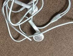 2X Authentic Apple iPod iPhone Earphones Headphones Earbuds+Remote Control+Mic