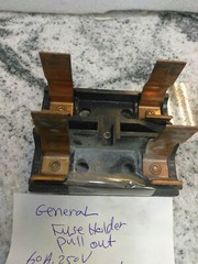 GENERAL Fuse Holder PULL OUT 60A 250V NO GROVE ON SIDE ( EH3