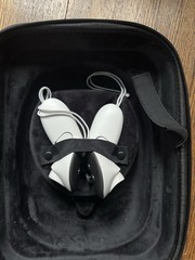 Meta Quest 3 Standalone VR Headset White/Black w/ BOBOVR Battery Strap & Case