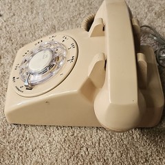 RadioShack Beige Vintage/Retro Corded Desk Telephone Rotary Dial, 1 Line 500D Q