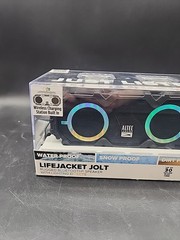 NEW Altec Lansing Lifejacket Jolt Waterproof Bluetooth Speaker- Black – 30 hours