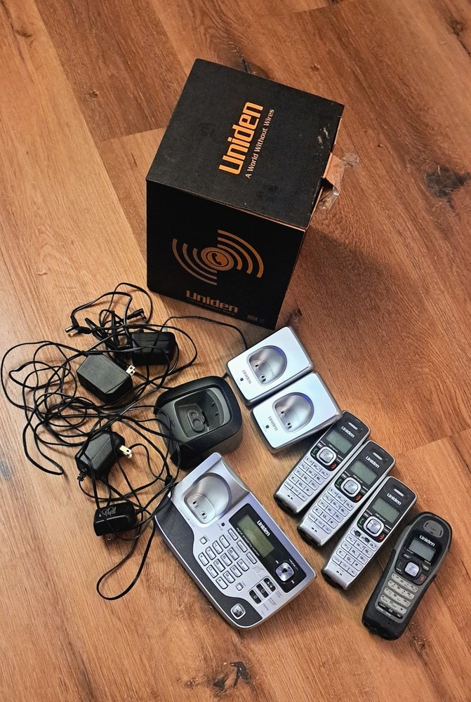Uniden TRU9585 4 Handset Expandable 2-Line Cordless Speakerphone w Dual Keypad