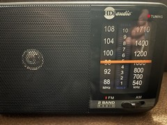 HDi Home Portable AM/FM Radio, Battery Operated, or AC Power M# HDi-2600BK