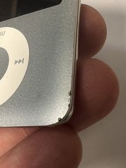 Apple iPod Nano 3rd Gen 4GB A1236 MP3 Player SILVER MB245LL/A BAD🪫 Works —READ—