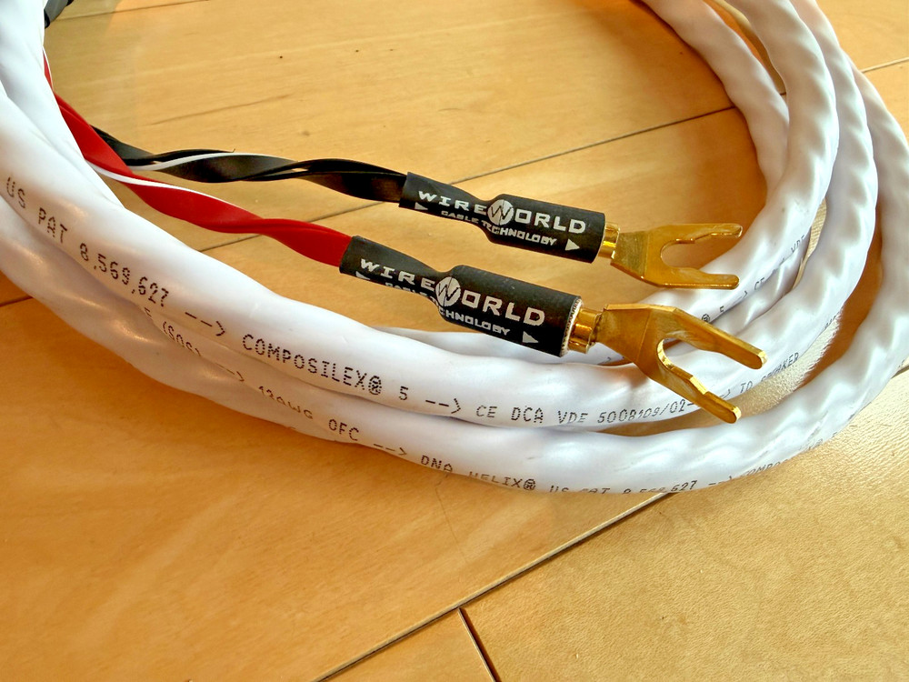 Wireworld Solstice 10 Speaker Cable Pair – 10 FT / 3.0 M – Spades on each end