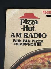RADIO SHACK / PIZZA HUT Vintage AM Radio with Headphones 1986 – NEW SEALED RARE