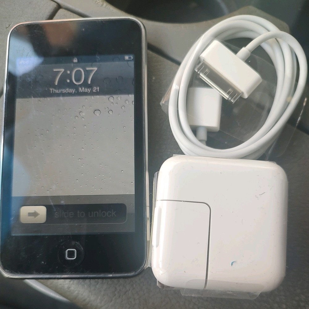 Apple iPod Touch 2nd Generation A1288 8GB – (MC086LL/A) FULLY FUNCTIONAL
