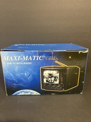 Vintage 1995 Maxi-Matic mini TV AM/FM radio model T 8088A