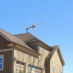 200 Miles 1080P Outdoor Amplified HDTV Digital TV Antenna HD VHF/UHF with J Pole