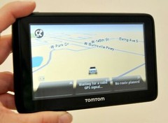 TomTom GO 2505M Car GPS Set USA/Canada/Mexico MAPS Edition 5″ LCD Screen Nav