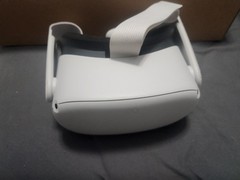Meta Oculus Quest 2 128GB VR Headset with Controllers – White – Barely Used