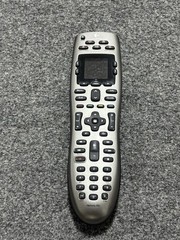 Logitech 915-000159 Harmony 650 Universal Color Screen Remote – Silver READ