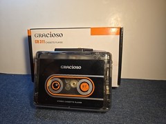 Gracioso CR-311 Cassette Player Headphones Internal Battery C-Charger Bluetooth