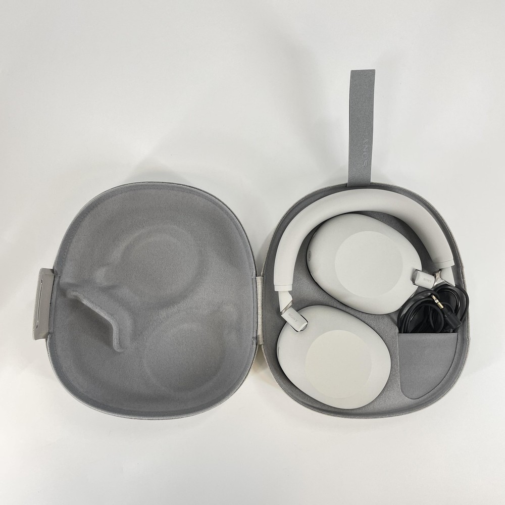 Sony WH-1000XM6 Headphones Platinum Silver -Excellent Condition w/ Case + Cables